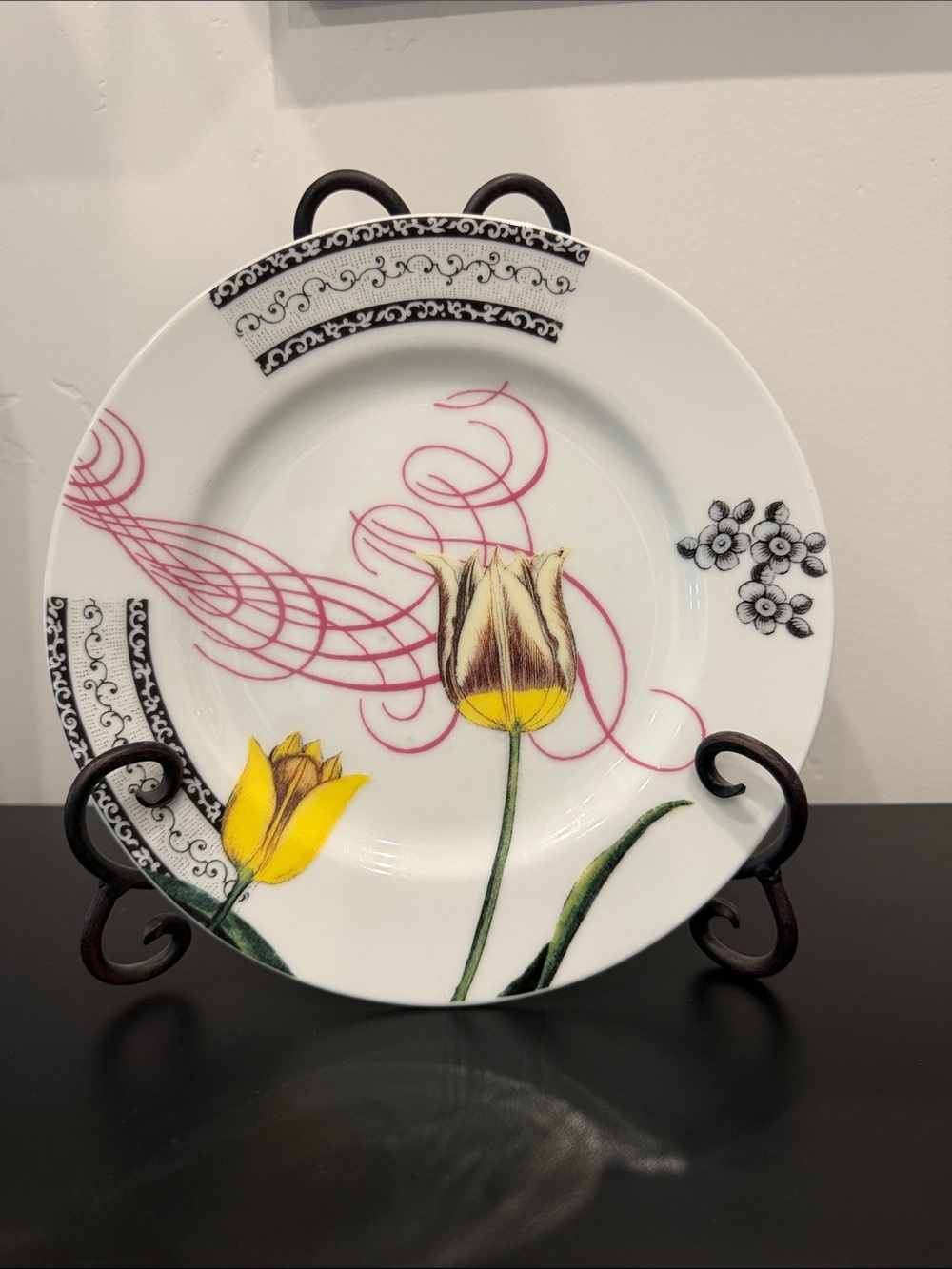 Anthropologie Floral Plate 8 1/4”  Tulips dessert salad cottage chic Japan